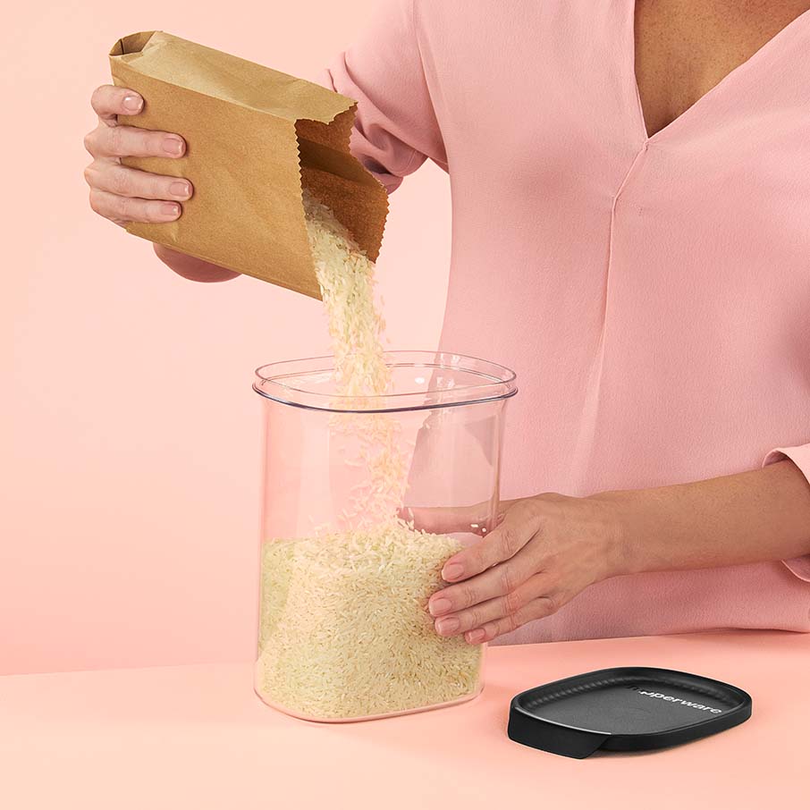 Tupperware® Ultra Clear® Oval | 9½ cup / 2.2 L - Image 3