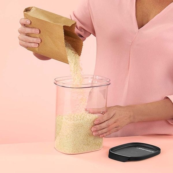 Tupperware® Ultra Clear® Oval | 9½ cup / 2.2 L - Image 3